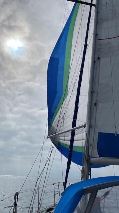 Hotel Nuitee A Bord De Danilou Un Voilier De 9.50M Sète Exterior foto